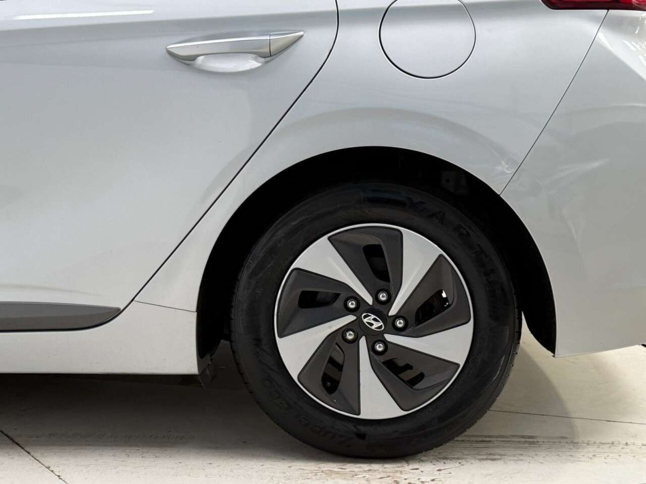 0 HYUNDAI IONIQ 0 HYUNDAI IONIQ