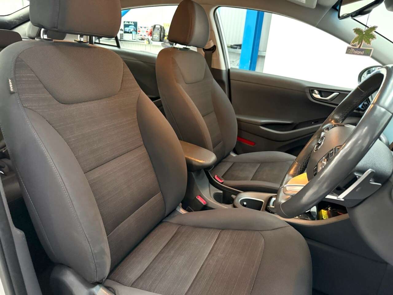 0 HYUNDAI IONIQ 0 HYUNDAI IONIQ