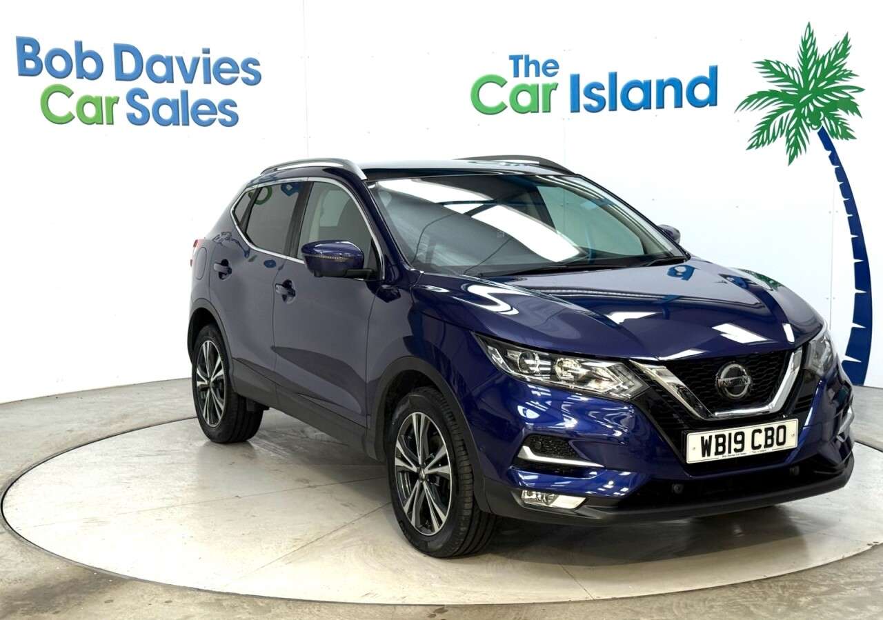 A 2019 NISSAN QASHQAI 1.7 dCi N-Connecta SUV 5dr Diesel Manual Euro 6 (s/s) (150 ps) SATNAV CarPl A 2019 NISSAN QASHQAI 1.7 dCi N-Connecta SUV 5dr Diesel Manual Euro 6 (s/s) (150 ps) SATNAV CarPl
