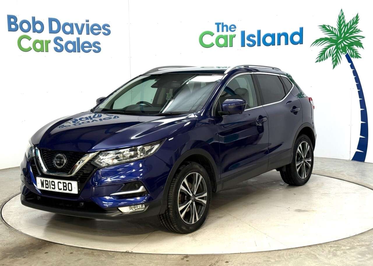 A 2019 NISSAN QASHQAI 1.7 dCi N-Connecta SUV 5dr Diesel Manual Euro 6 (s/s) (150 ps) SATNAV CarPl A 2019 NISSAN QASHQAI 1.7 dCi N-Connecta SUV 5dr Diesel Manual Euro 6 (s/s) (150 ps) SATNAV CarPl