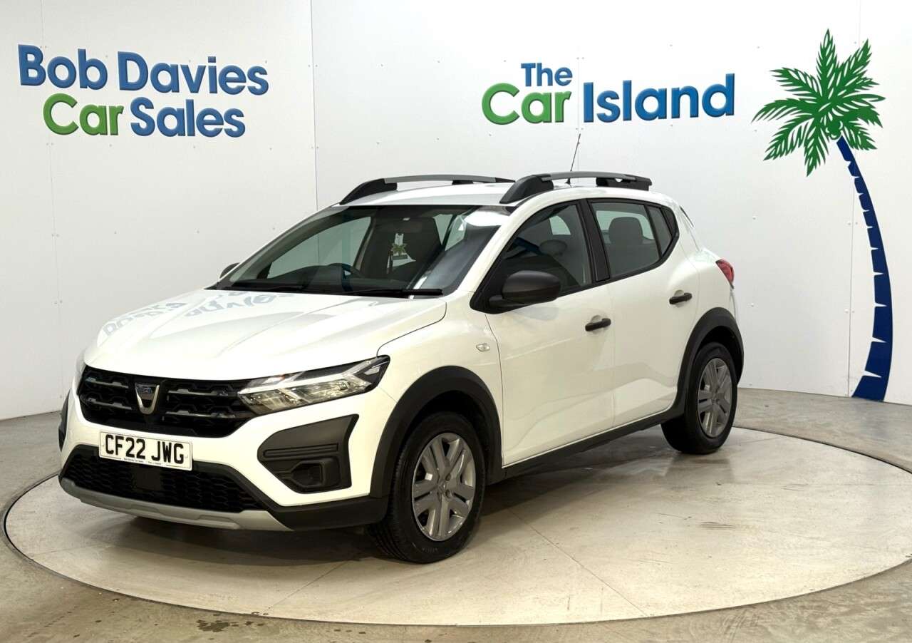 A 2022 DACIA SANDERO STEPWAY 1.0 TCe Essential Hatchback 5dr Petrol Manual Euro 6 (s/s) (90 ps) Cruise C A 2022 DACIA SANDERO STEPWAY 1.0 TCe Essential Hatchback 5dr Petrol Manual Euro 6 (s/s) (90 ps) Cruise C