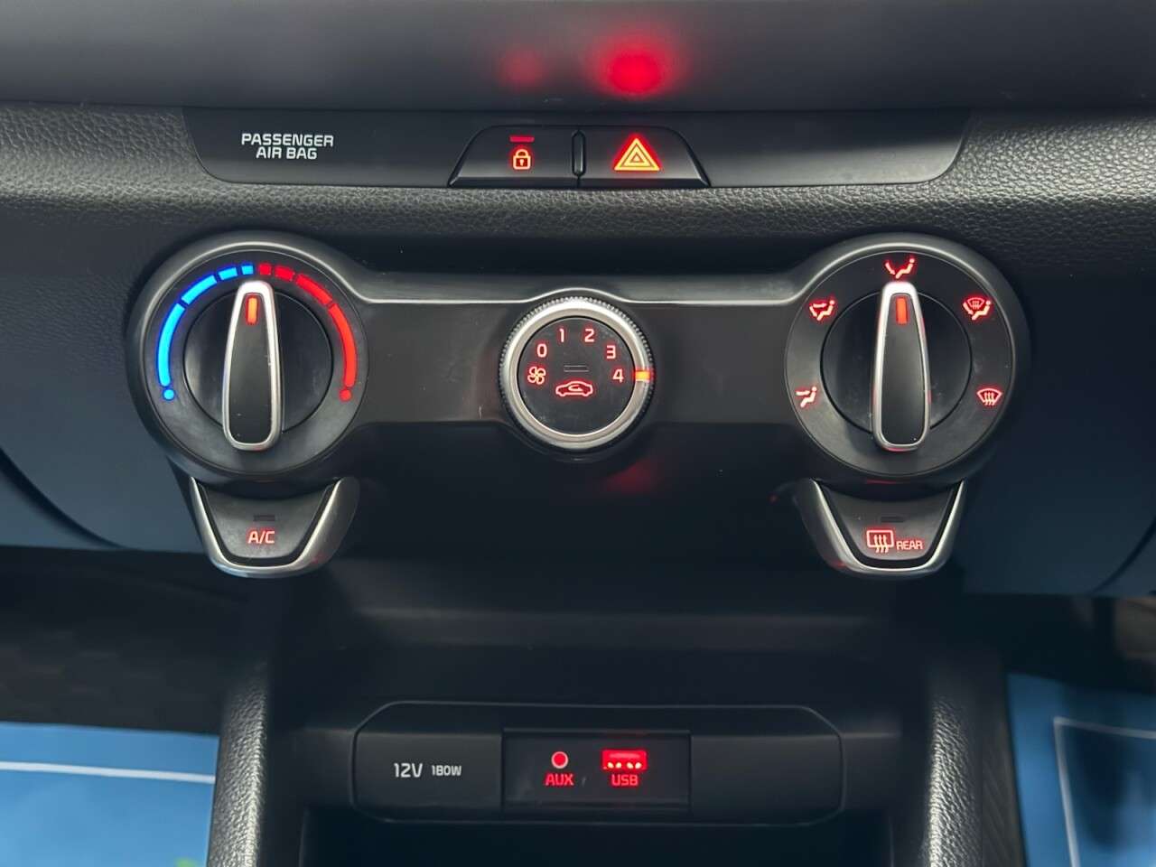 2019 KIA STONIC 2019 KIA STONIC