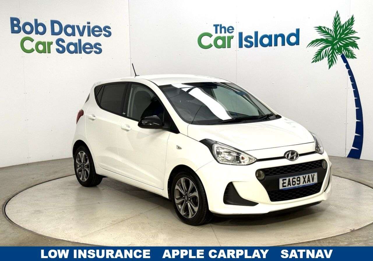 A 2019 HYUNDAI I10 1.0 Play Hatchback 5dr Petrol Manual Euro 6 (67 ps) SATNAV CarPlay & Blueto A 2019 HYUNDAI I10 1.0 Play Hatchback 5dr Petrol Manual Euro 6 (67 ps) SATNAV CarPlay & Blueto