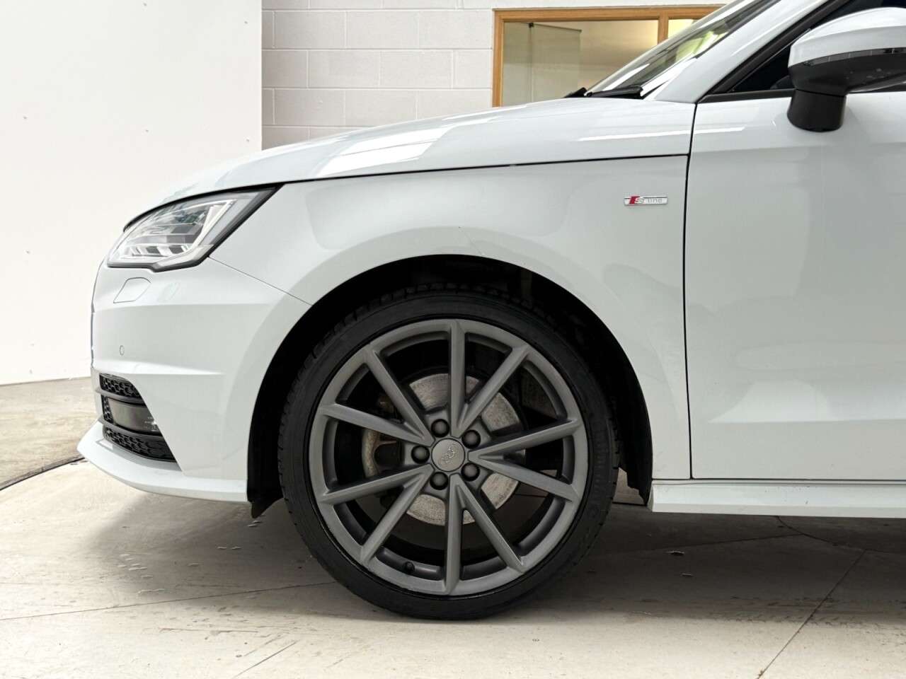 2017 AUDI A1 2017 AUDI A1