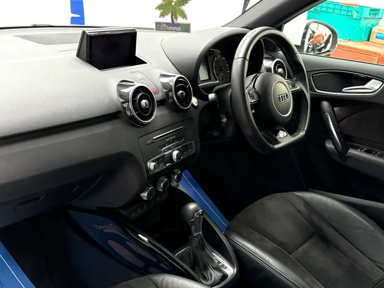 2017 AUDI A1 2017 AUDI A1