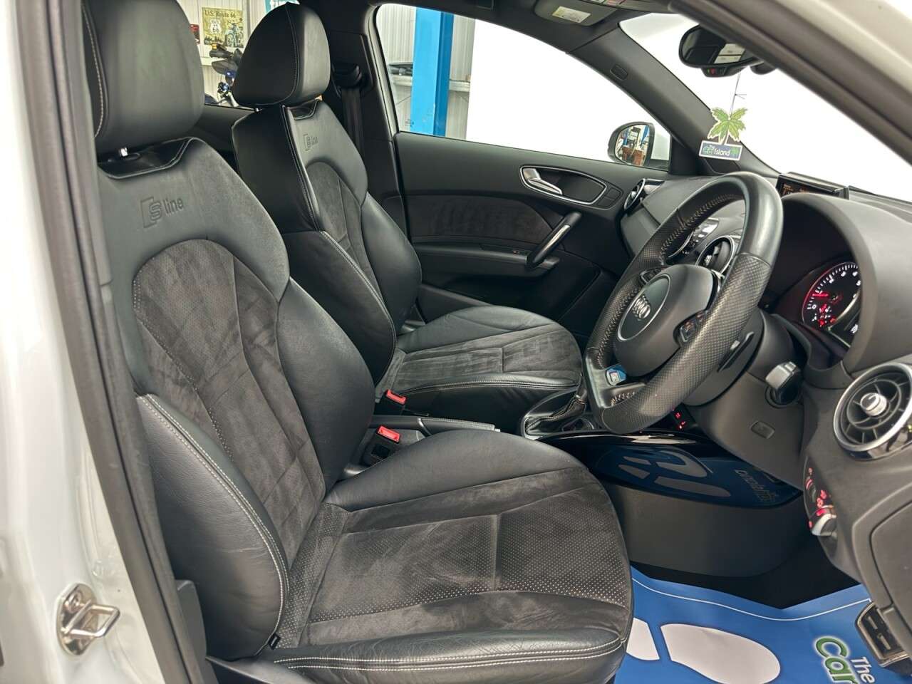 2017 AUDI A1 2017 AUDI A1