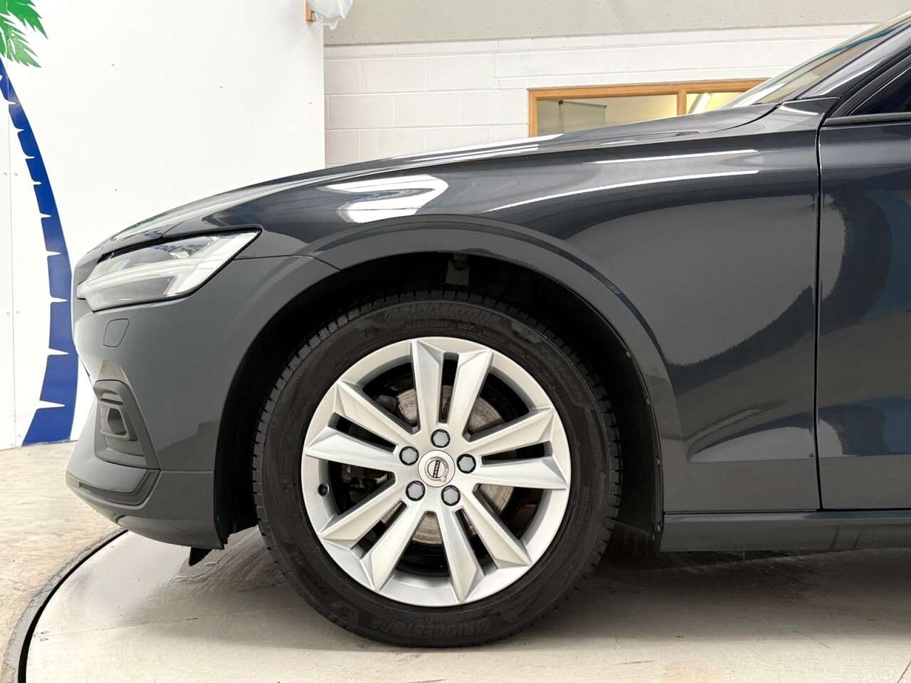 2019 VOLVO V60 2019 VOLVO V60