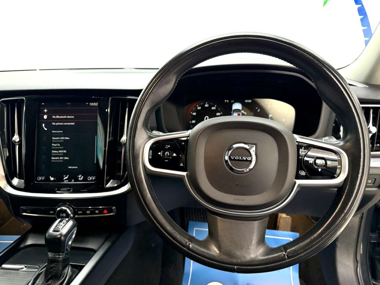 2019 VOLVO V60 2019 VOLVO V60