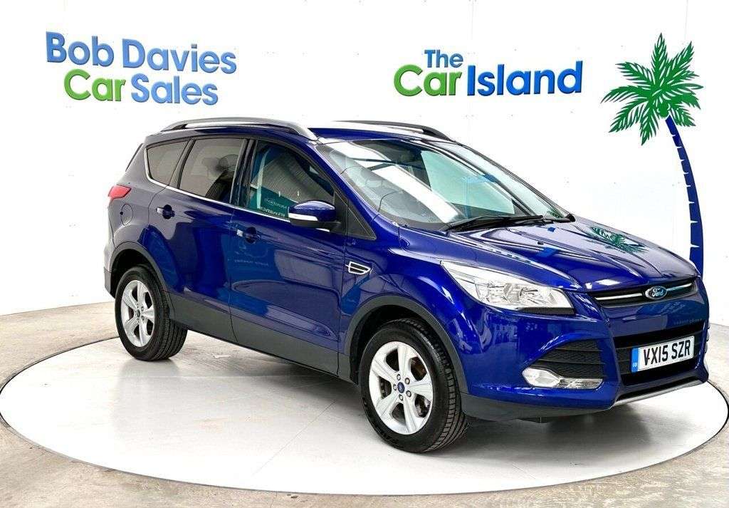A 2015 FORD KUGA 2.0 TDCi Zetec SUV 5dr Diesel Manual AWD Euro 6 (s/s) (150 ps) Privacy Glas A 2015 FORD KUGA 2.0 TDCi Zetec SUV 5dr Diesel Manual AWD Euro 6 (s/s) (150 ps) Privacy Glas