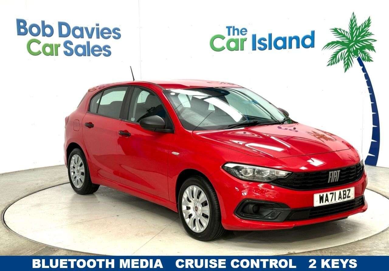 A 2021 FIAT TIPO 1.0 Hatchback 5dr Petrol Manual Euro 6 (s/s) (100 bhp) Cruise Control Parki A 2021 FIAT TIPO 1.0 Hatchback 5dr Petrol Manual Euro 6 (s/s) (100 bhp) Cruise Control Parki