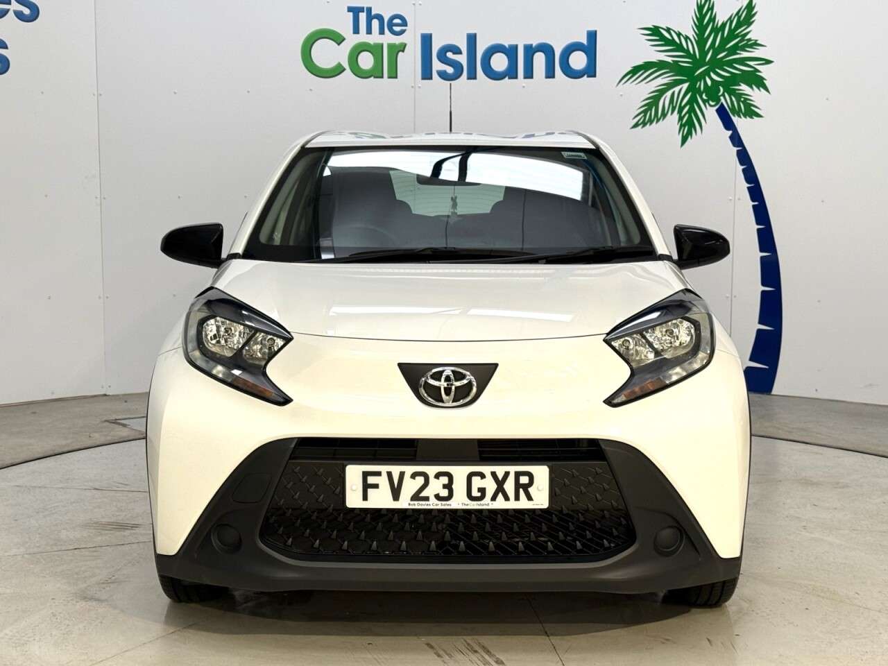 A 2023 TOYOTA AYGO X 1.0 VVT-i Pure Hatchback 5dr Petrol Manual Euro 6 (s/s) (72 ps) CarPlay Par A 2023 TOYOTA AYGO X 1.0 VVT-i Pure Hatchback 5dr Petrol Manual Euro 6 (s/s) (72 ps) CarPlay Par