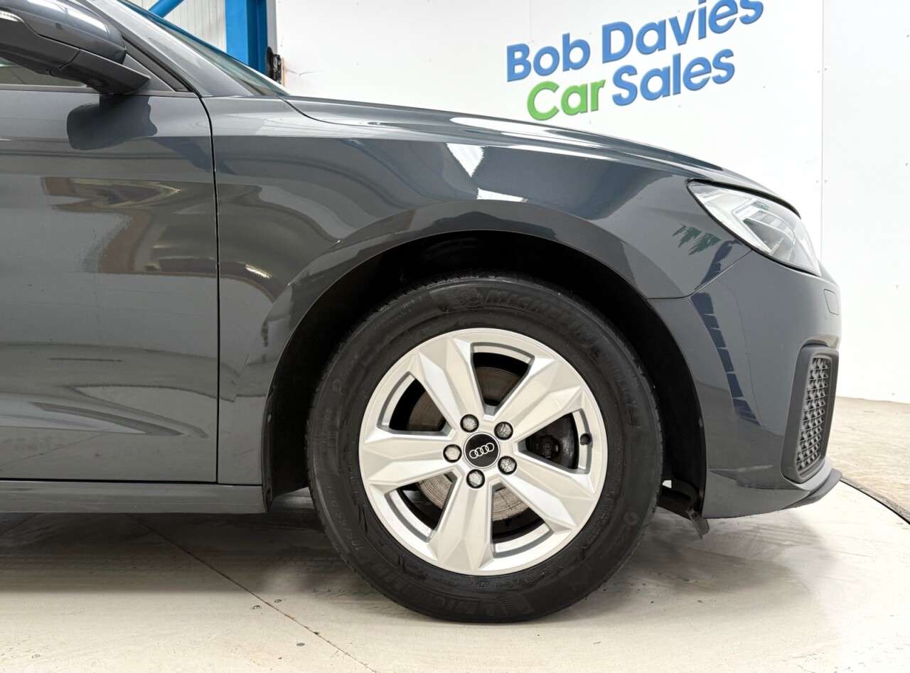 2021 AUDI A1 2021 AUDI A1