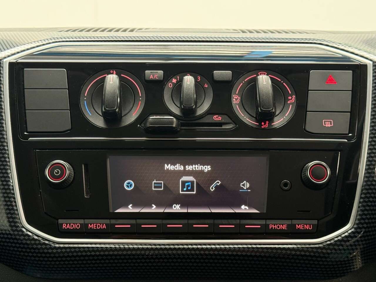 2018 VOLKSWAGEN UP! 2018 VOLKSWAGEN UP!