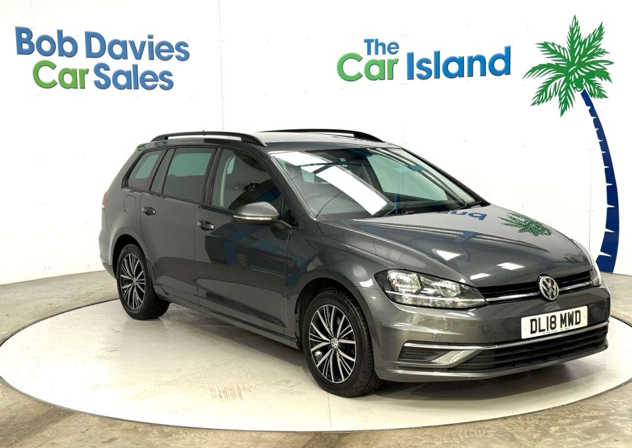 A 2018 VOLKSWAGEN GOLF 1.6 TDI SE Nav Estate 5dr Diesel Manual Euro 6 (s/s) (115 ps) VW Service Hi A 2018 VOLKSWAGEN GOLF 1.6 TDI SE Nav Estate 5dr Diesel Manual Euro 6 (s/s) (115 ps) VW Service Hi