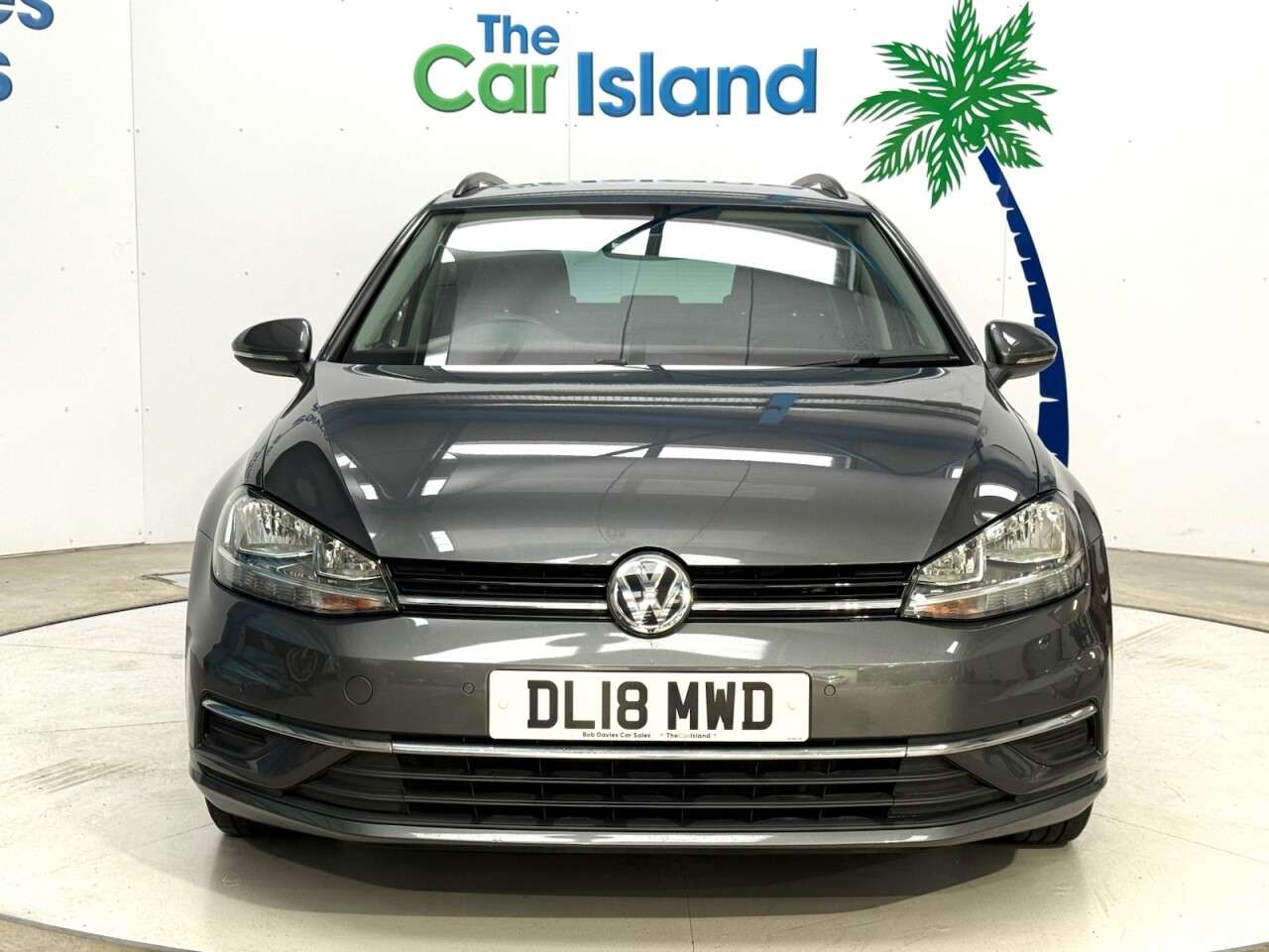 A 2018 VOLKSWAGEN GOLF 1.6 TDI SE Nav Estate 5dr Diesel Manual Euro 6 (s/s) (115 ps) VW Service Hi A 2018 VOLKSWAGEN GOLF 1.6 TDI SE Nav Estate 5dr Diesel Manual Euro 6 (s/s) (115 ps) VW Service Hi