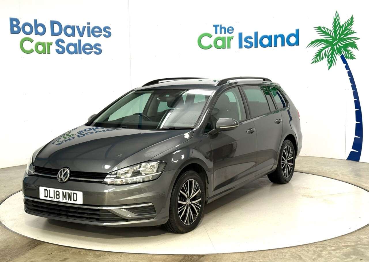 A 2018 VOLKSWAGEN GOLF 1.6 TDI SE Nav Estate 5dr Diesel Manual Euro 6 (s/s) (115 ps) VW Service Hi A 2018 VOLKSWAGEN GOLF 1.6 TDI SE Nav Estate 5dr Diesel Manual Euro 6 (s/s) (115 ps) VW Service Hi