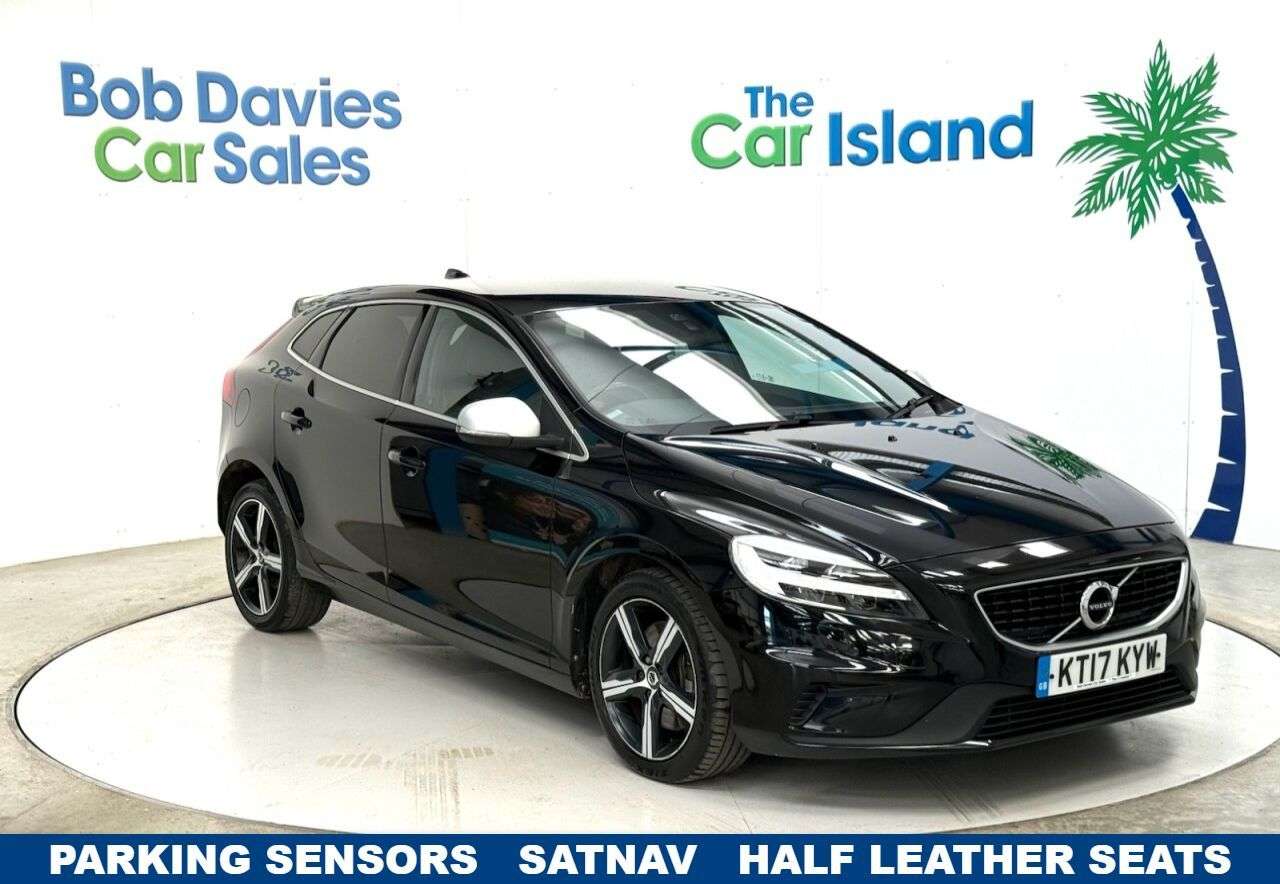 A 2017 VOLVO V40 2.0 D4 R-Design Nav Plus Hatchback 5dr Diesel Manual Euro 6 (s/s) (190 ps) A 2017 VOLVO V40 2.0 D4 R-Design Nav Plus Hatchback 5dr Diesel Manual Euro 6 (s/s) (190 ps)