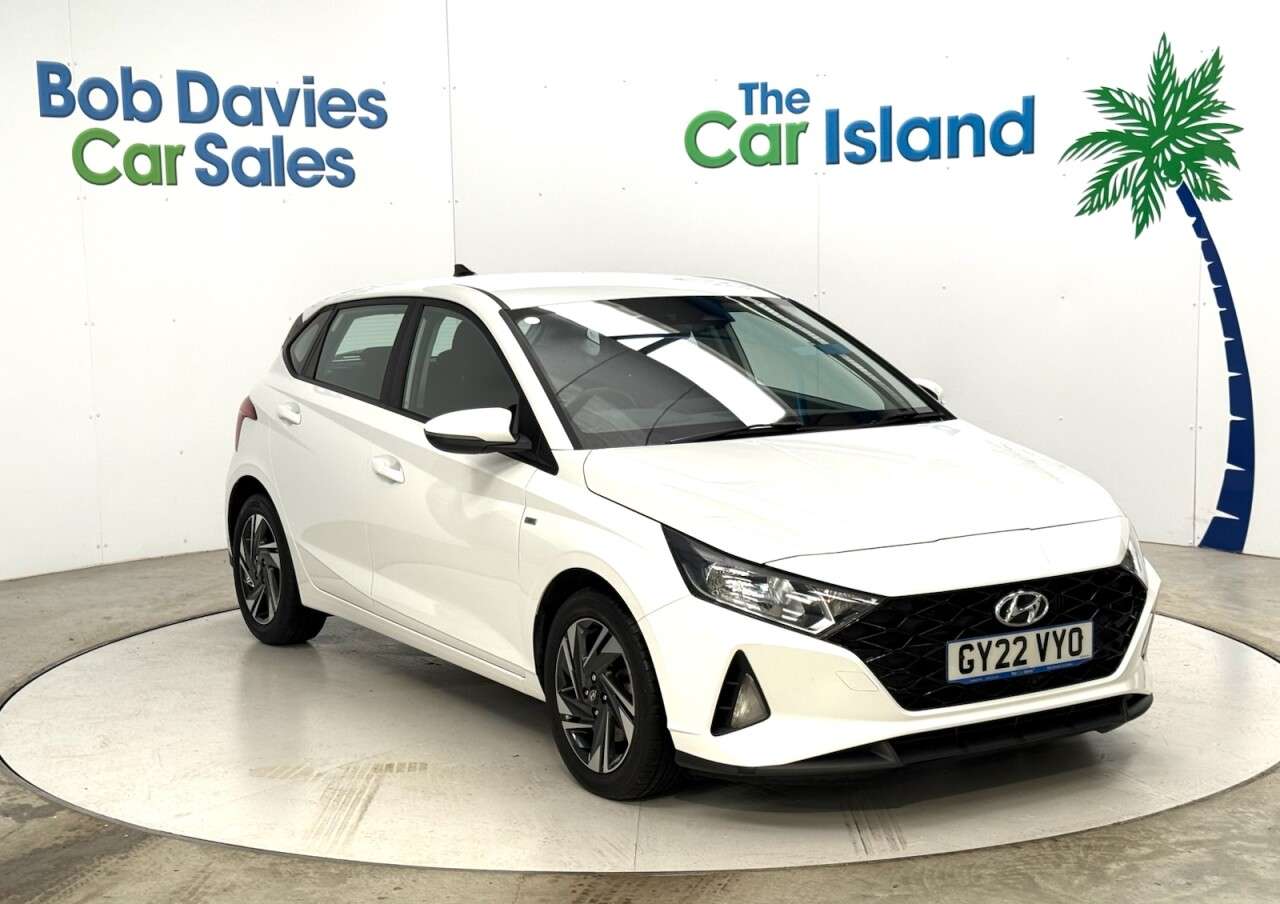 A 2022 HYUNDAI I20 1.0 T-GDi MHEV SE Connect Hatchback 5dr Petrol Hybrid DCT Euro 6 (s/s) (100 A 2022 HYUNDAI I20 1.0 T-GDi MHEV SE Connect Hatchback 5dr Petrol Hybrid DCT Euro 6 (s/s) (100