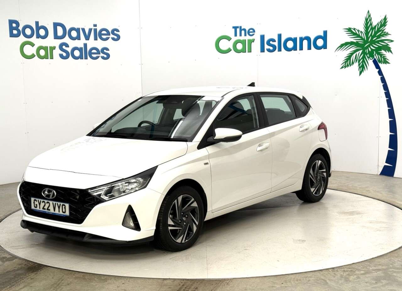 A 2022 HYUNDAI I20 1.0 T-GDi MHEV SE Connect Hatchback 5dr Petrol Hybrid DCT Euro 6 (s/s) (100 A 2022 HYUNDAI I20 1.0 T-GDi MHEV SE Connect Hatchback 5dr Petrol Hybrid DCT Euro 6 (s/s) (100
