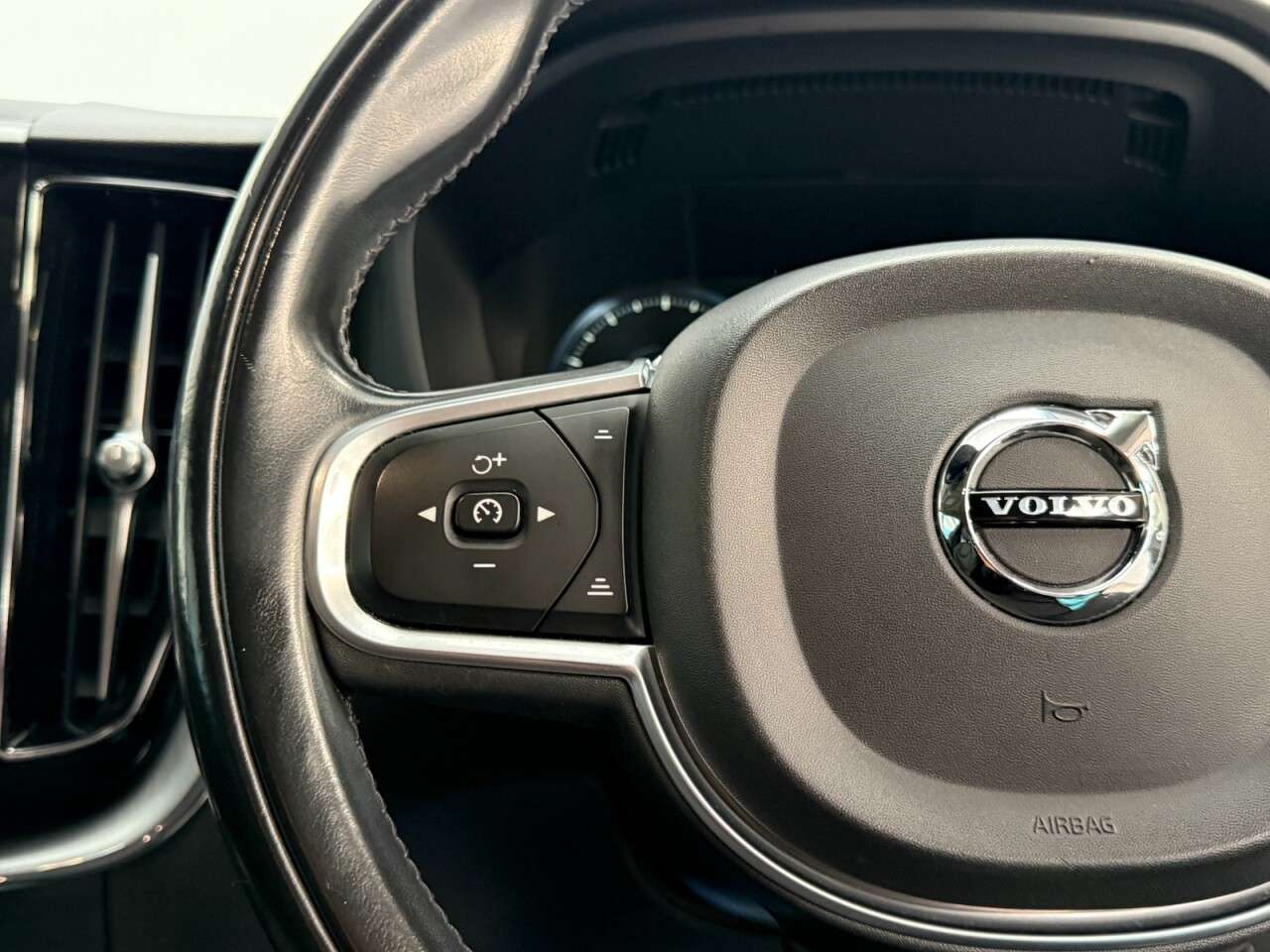 2018 VOLVO XC60 2018 VOLVO XC60