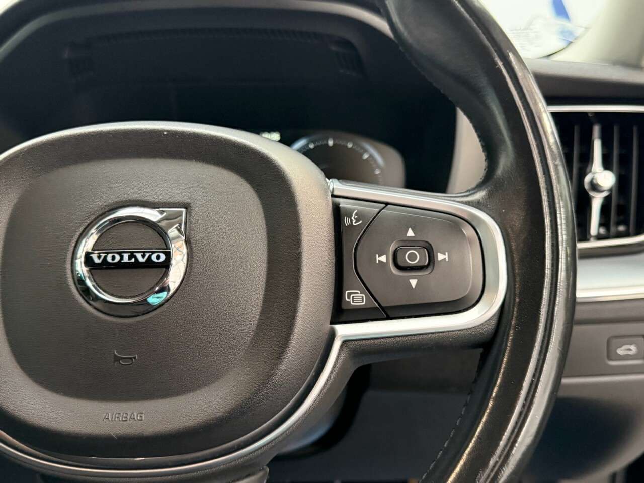 2018 VOLVO XC60 2018 VOLVO XC60