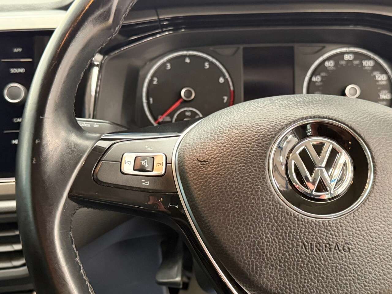 2019 VOLKSWAGEN POLO 2019 VOLKSWAGEN POLO