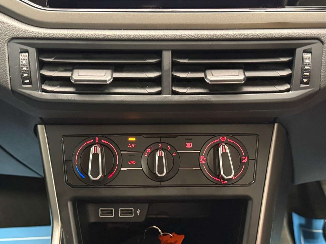 2019 VOLKSWAGEN POLO 2019 VOLKSWAGEN POLO