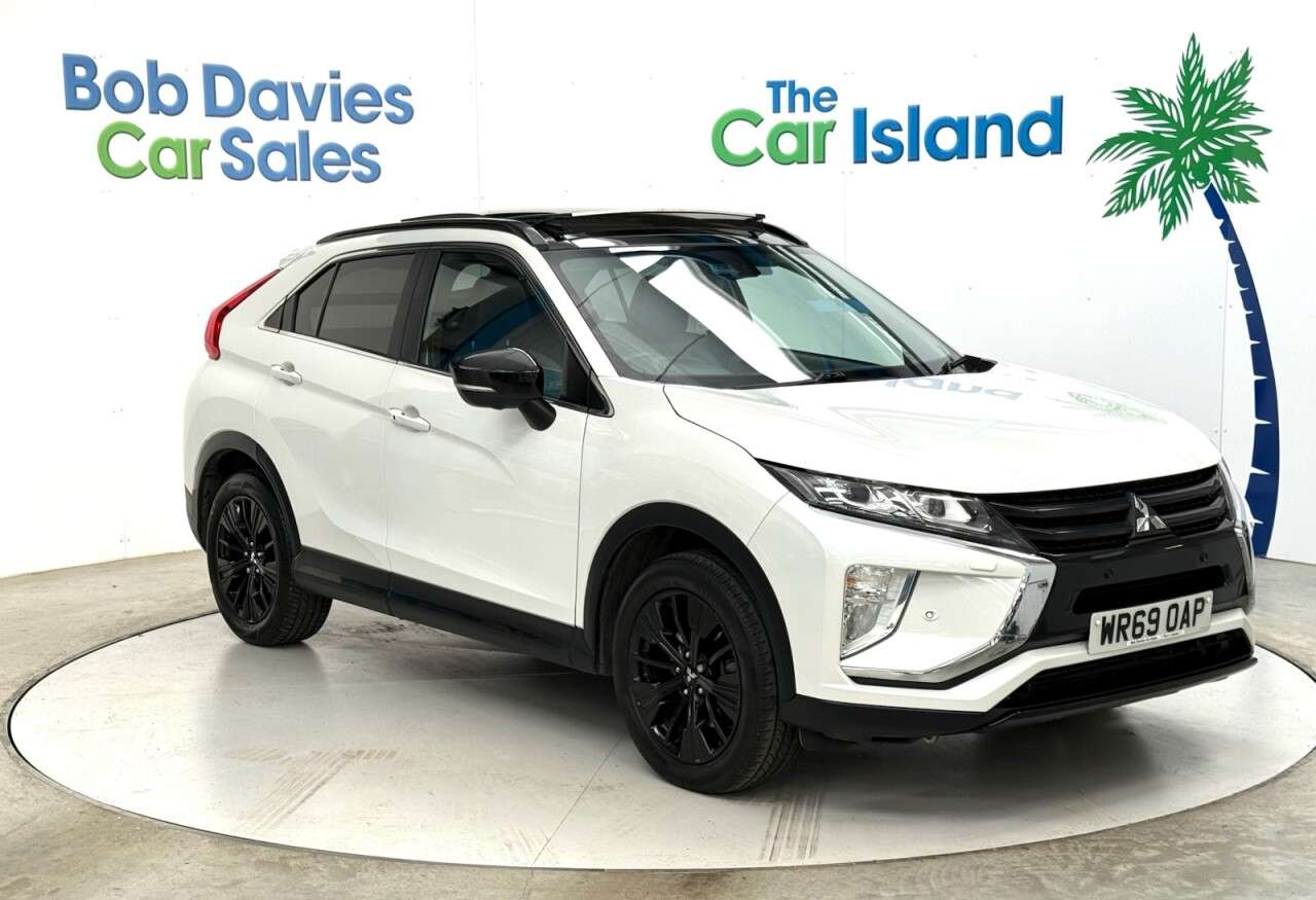 A 2019 MITSUBISHI ECLIPSE CROSS 1.5T Black SUV 5dr Petrol CVT 4WD Euro 6 (s/s) (163 ps) CarPlay Parking Aid A 2019 MITSUBISHI ECLIPSE CROSS 1.5T Black SUV 5dr Petrol CVT 4WD Euro 6 (s/s) (163 ps) CarPlay Parking Aid