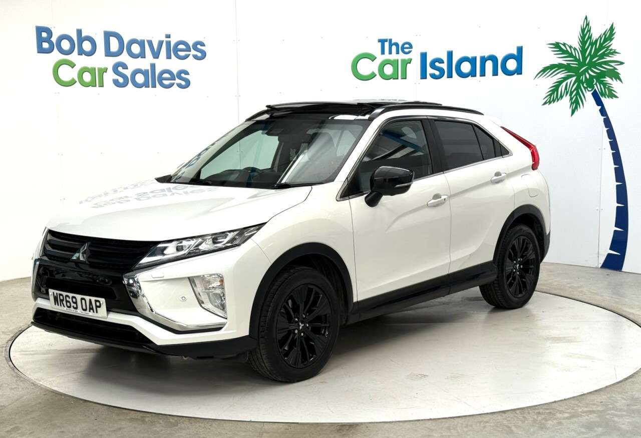A 2019 MITSUBISHI ECLIPSE CROSS 1.5T Black SUV 5dr Petrol CVT 4WD Euro 6 (s/s) (163 ps) CarPlay Parking Aid A 2019 MITSUBISHI ECLIPSE CROSS 1.5T Black SUV 5dr Petrol CVT 4WD Euro 6 (s/s) (163 ps) CarPlay Parking Aid