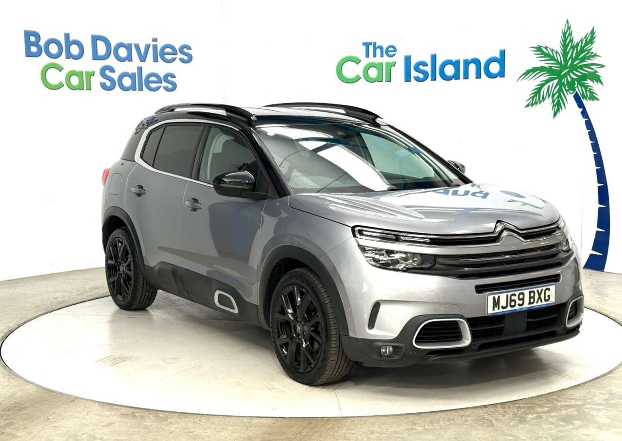 A 2019 CITROEN C5 AIRCROSS 1.5 BlueHDi Flair SUV 5dr Diesel Manual Euro 6 (s/s) (130 ps) 19" Black All A 2019 CITROEN C5 AIRCROSS 1.5 BlueHDi Flair SUV 5dr Diesel Manual Euro 6 (s/s) (130 ps) 19" Black All