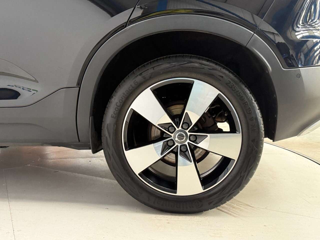 2019 VOLVO XC40 2019 VOLVO XC40
