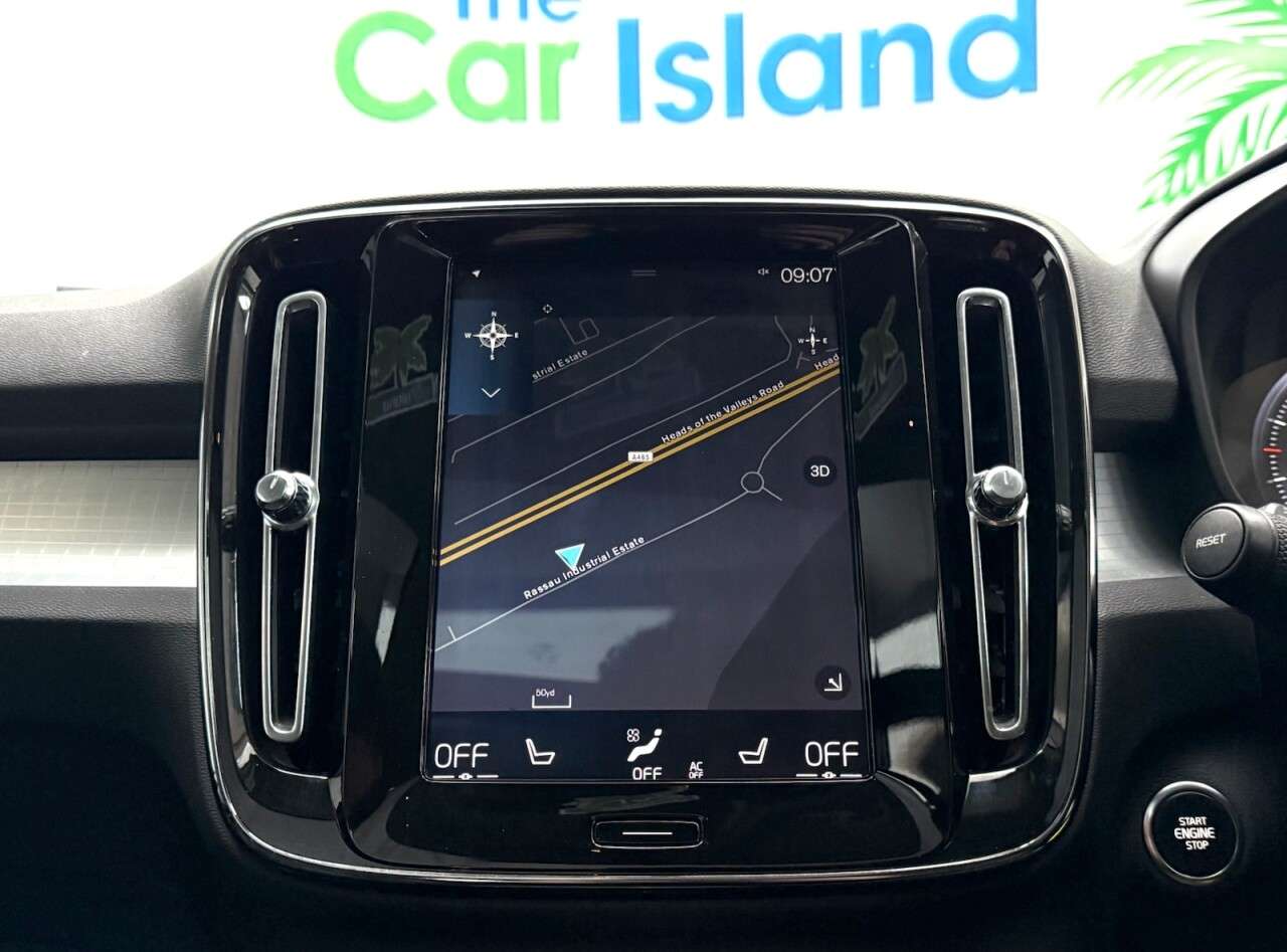 2019 VOLVO XC40 2019 VOLVO XC40