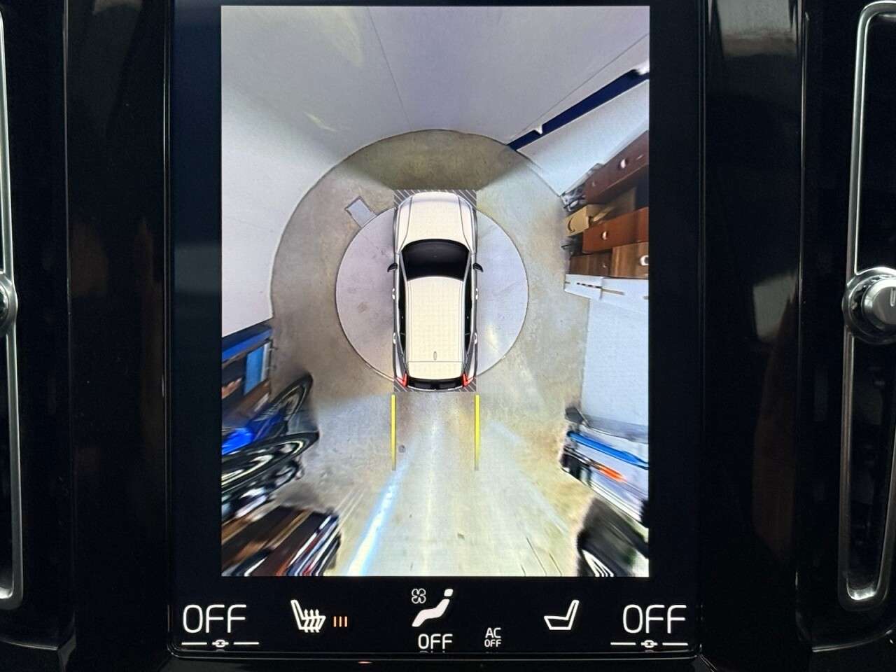 2019 VOLVO XC40 2019 VOLVO XC40