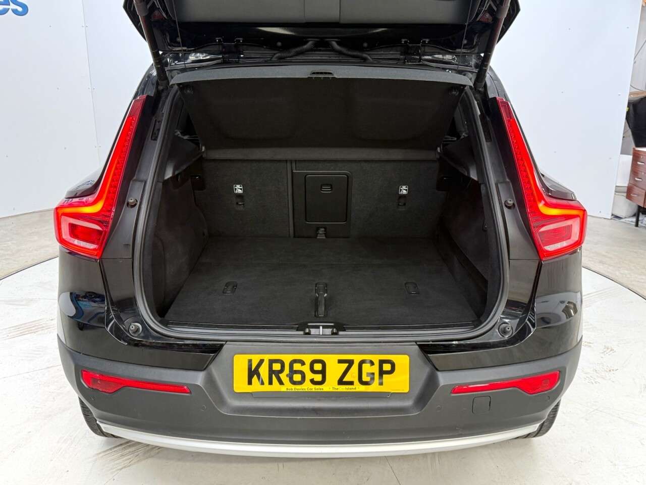 2019 VOLVO XC40 2019 VOLVO XC40