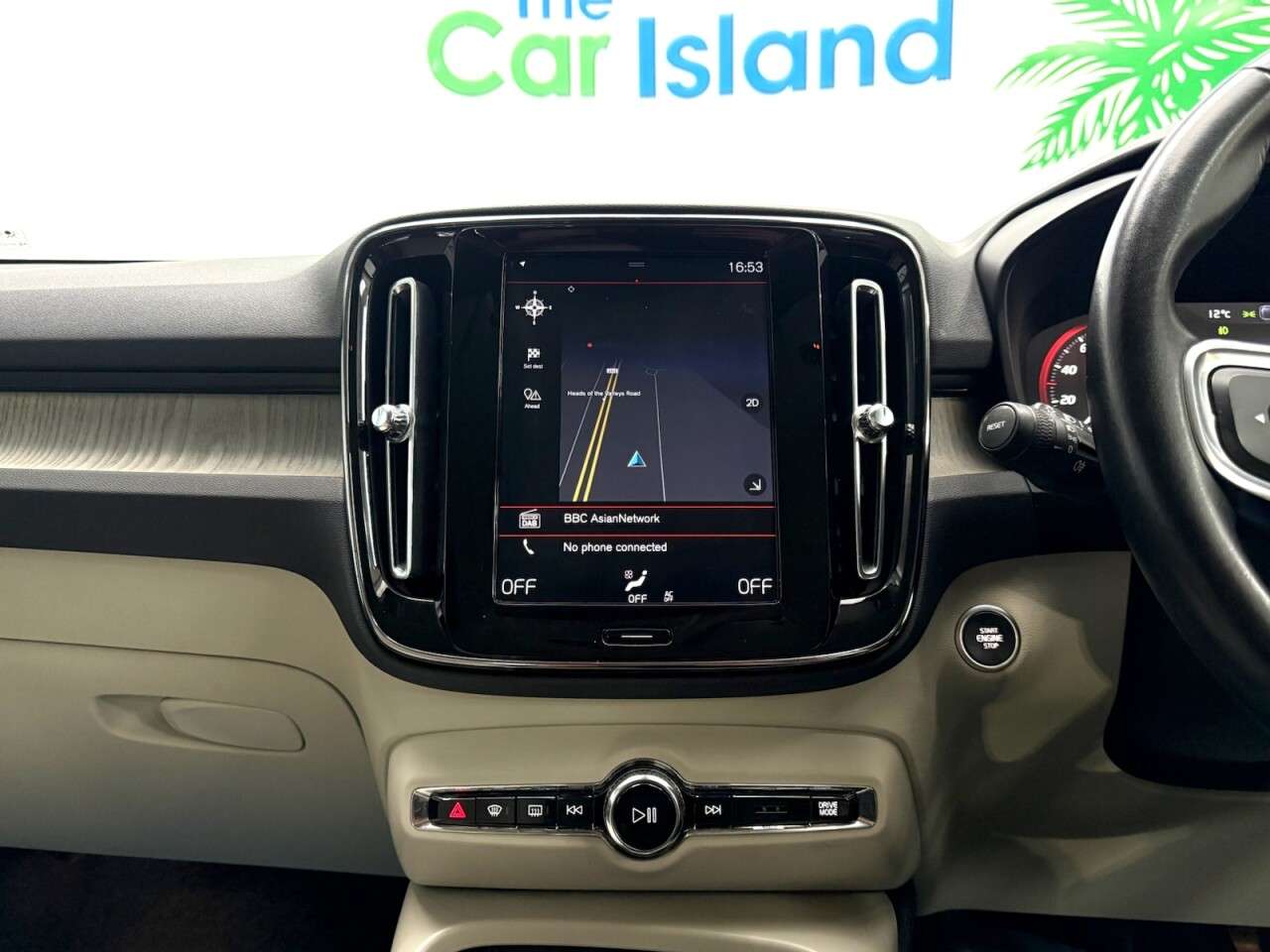 2018 VOLVO XC40 2018 VOLVO XC40