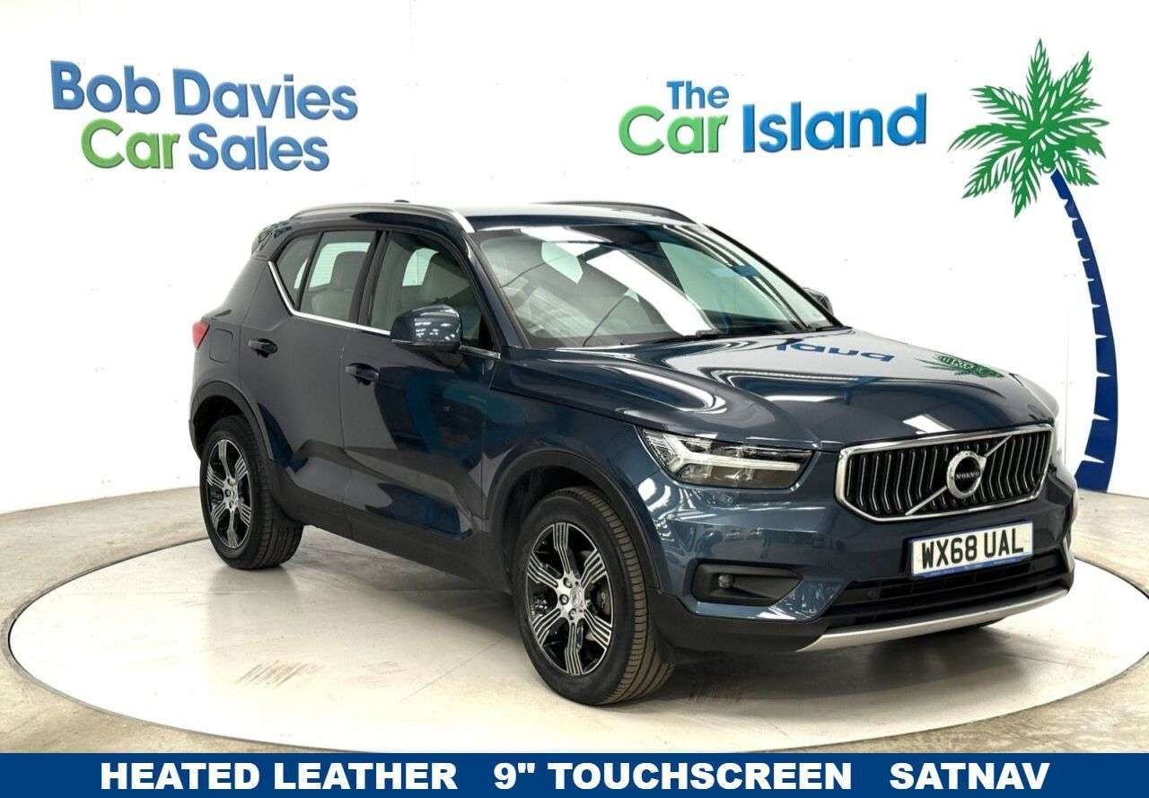 A 2018 VOLVO XC40 1.5 T3 Inscription SUV 5dr Petrol Manual Euro 6 (s/s) (156 ps) Park Assist A 2018 VOLVO XC40 1.5 T3 Inscription SUV 5dr Petrol Manual Euro 6 (s/s) (156 ps) Park Assist