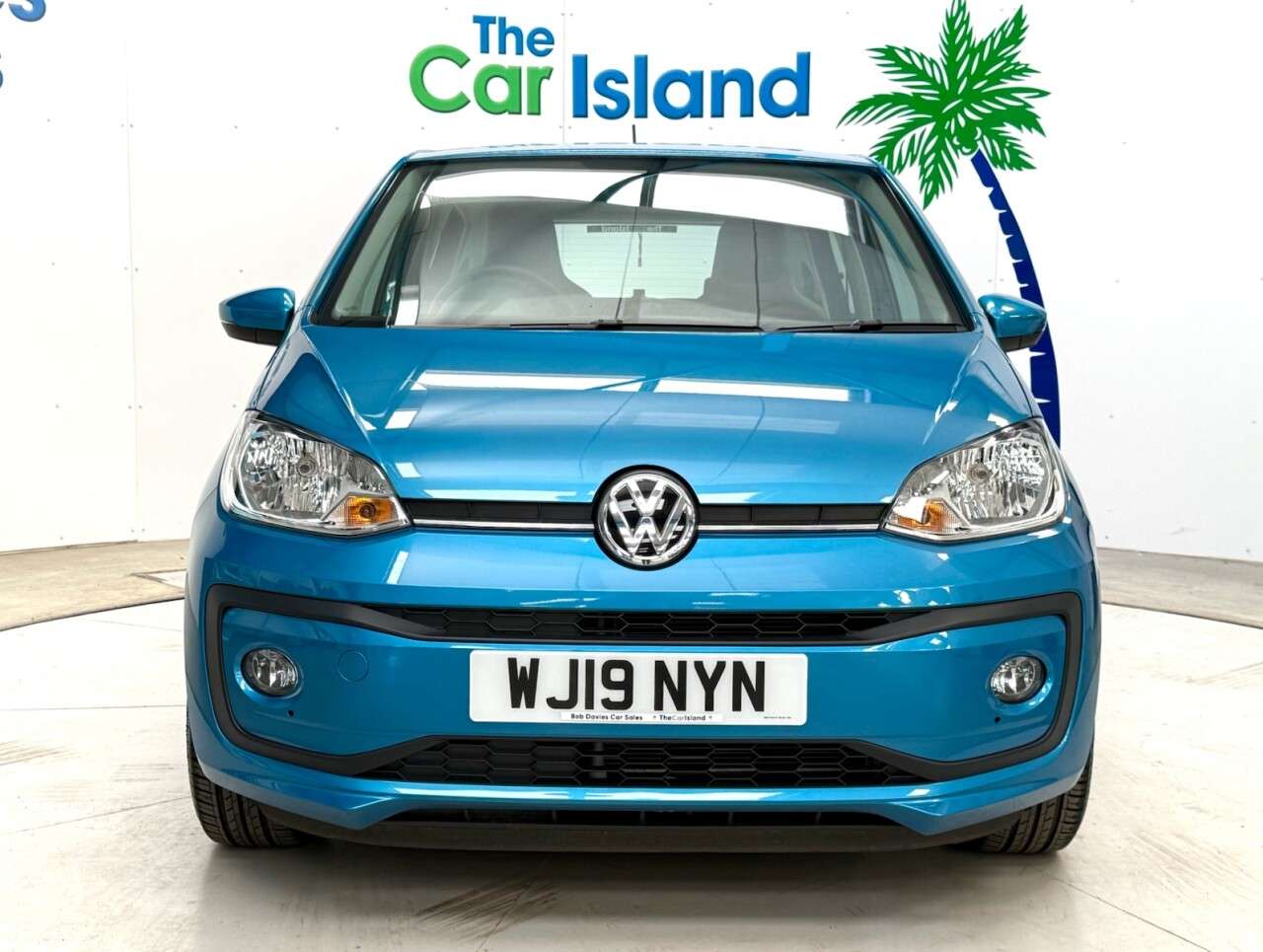 A 2019 VOLKSWAGEN UP! 1.0 High up! Hatchback 5dr Petrol ASG Euro 6 (s/s) (75 ps) SATNAV Parking C A 2019 VOLKSWAGEN UP! 1.0 High up! Hatchback 5dr Petrol ASG Euro 6 (s/s) (75 ps) SATNAV Parking C