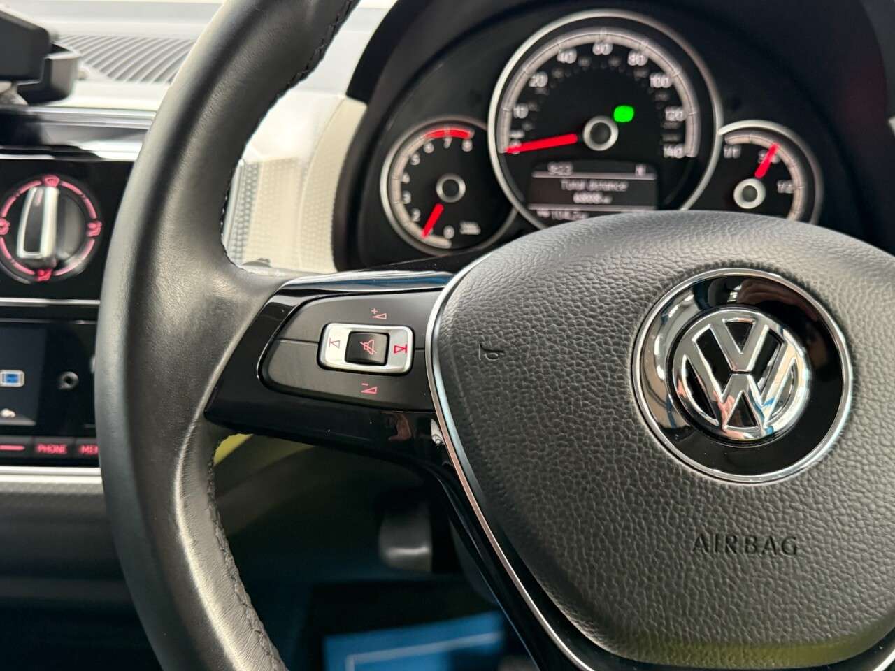 2019 VOLKSWAGEN UP! 2019 VOLKSWAGEN UP!