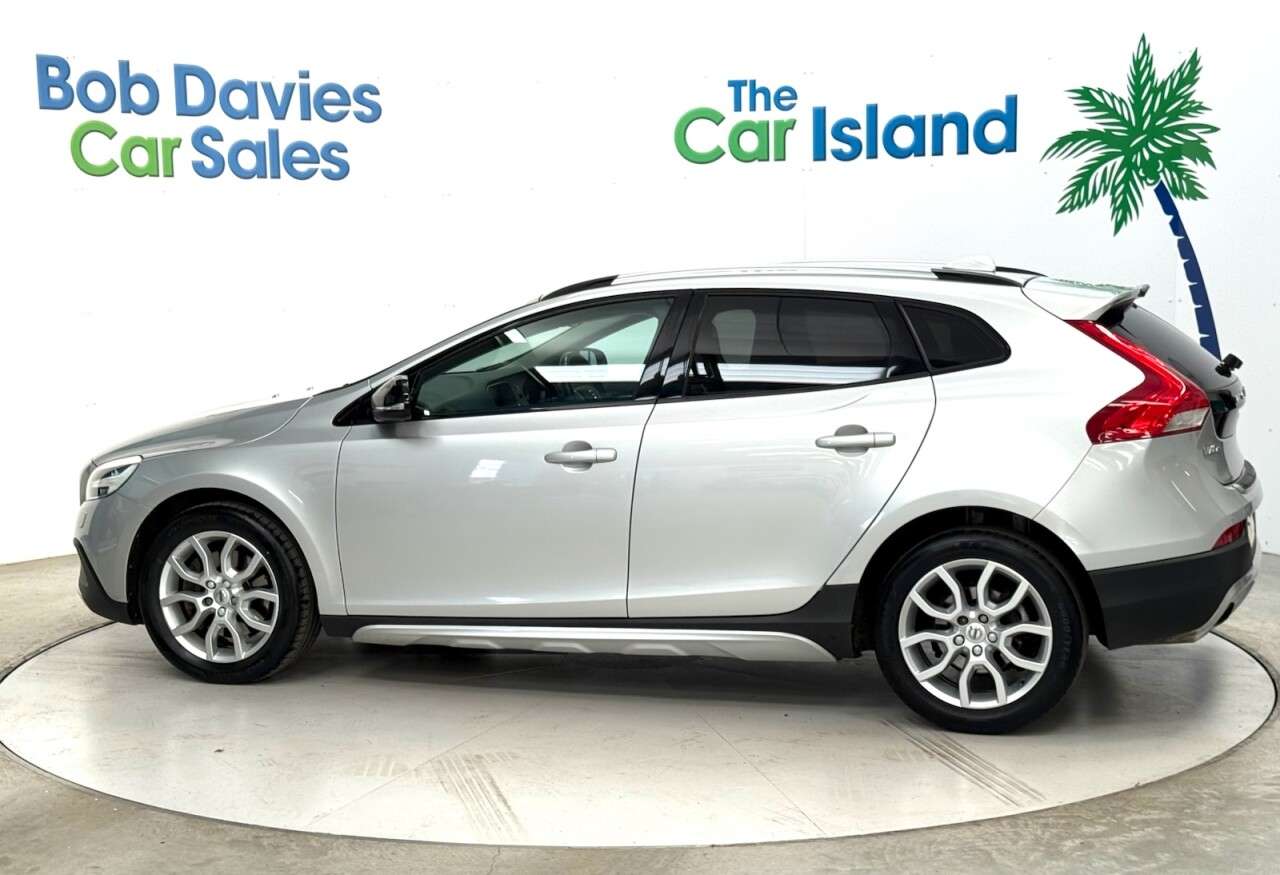 2018 VOLVO V40 CROSS COUNTRY 2018 VOLVO V40 CROSS COUNTRY