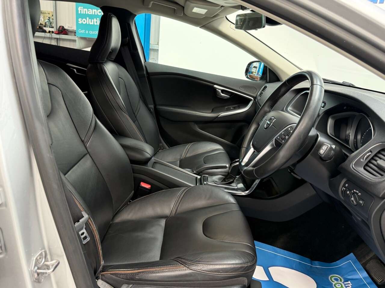2018 VOLVO V40 CROSS COUNTRY 2018 VOLVO V40 CROSS COUNTRY