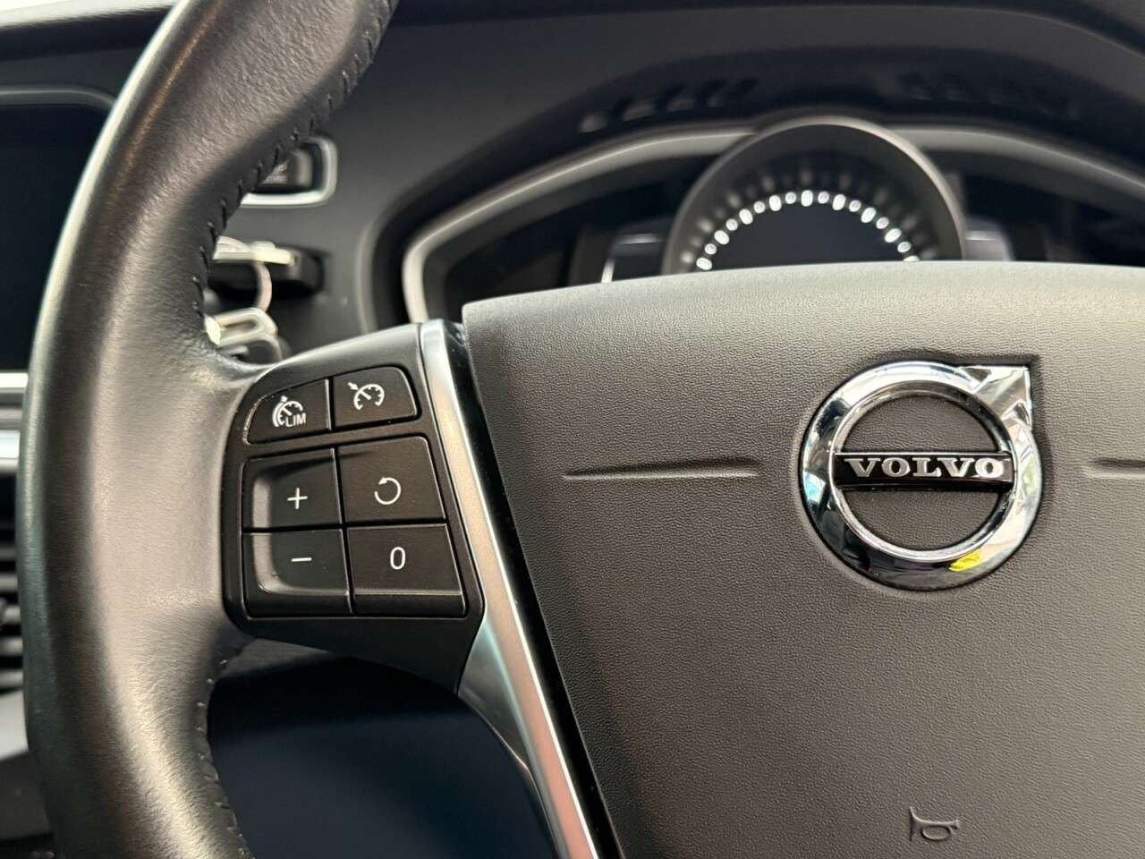 2018 VOLVO V40 CROSS COUNTRY 2018 VOLVO V40 CROSS COUNTRY
