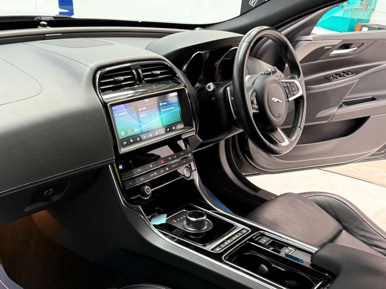 2019 JAGUAR XE 2019 JAGUAR XE
