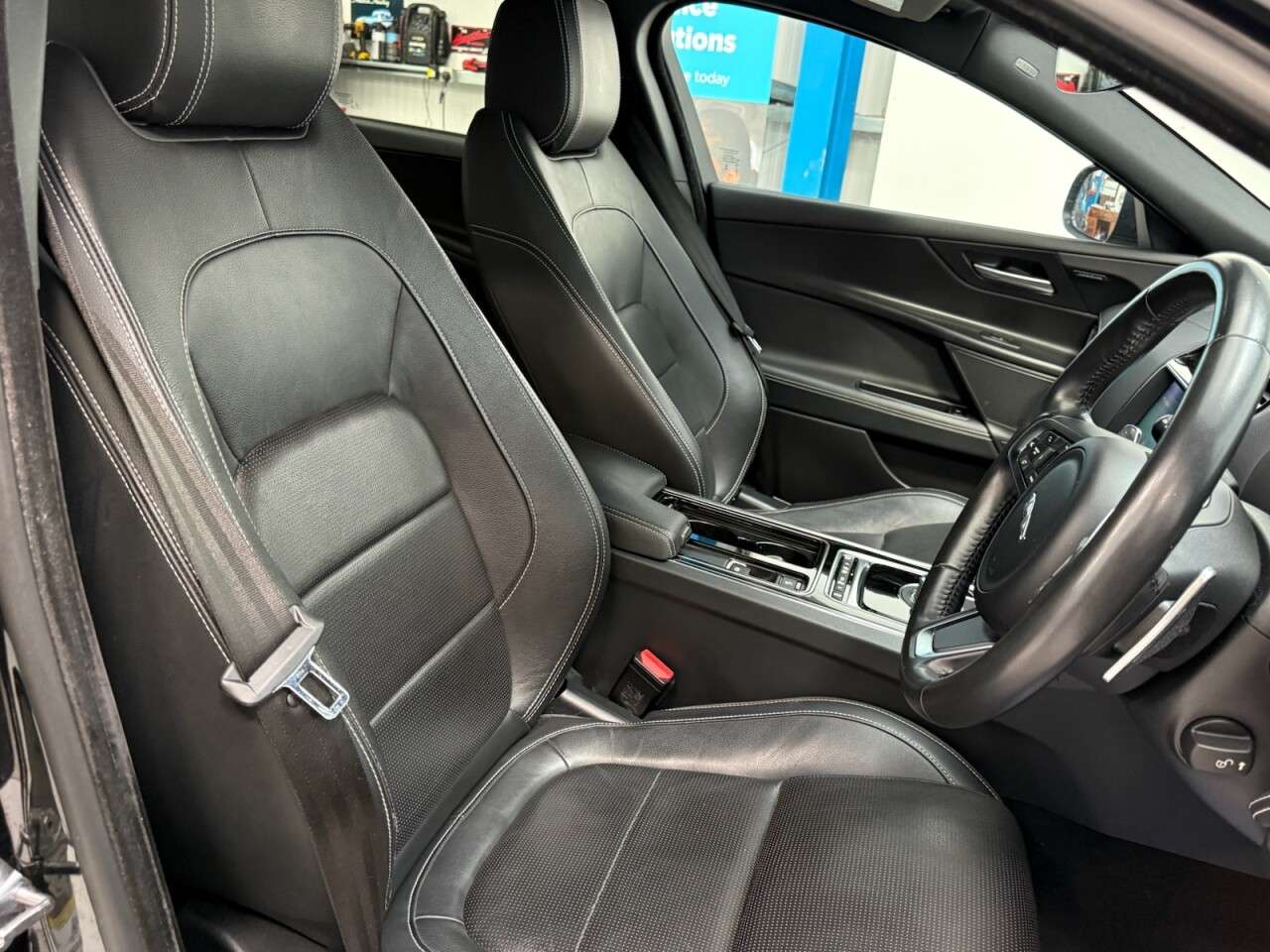 2019 JAGUAR XE 2019 JAGUAR XE