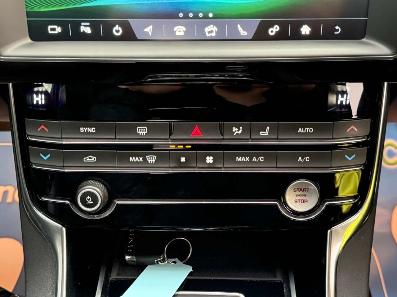 2019 JAGUAR XE 2019 JAGUAR XE