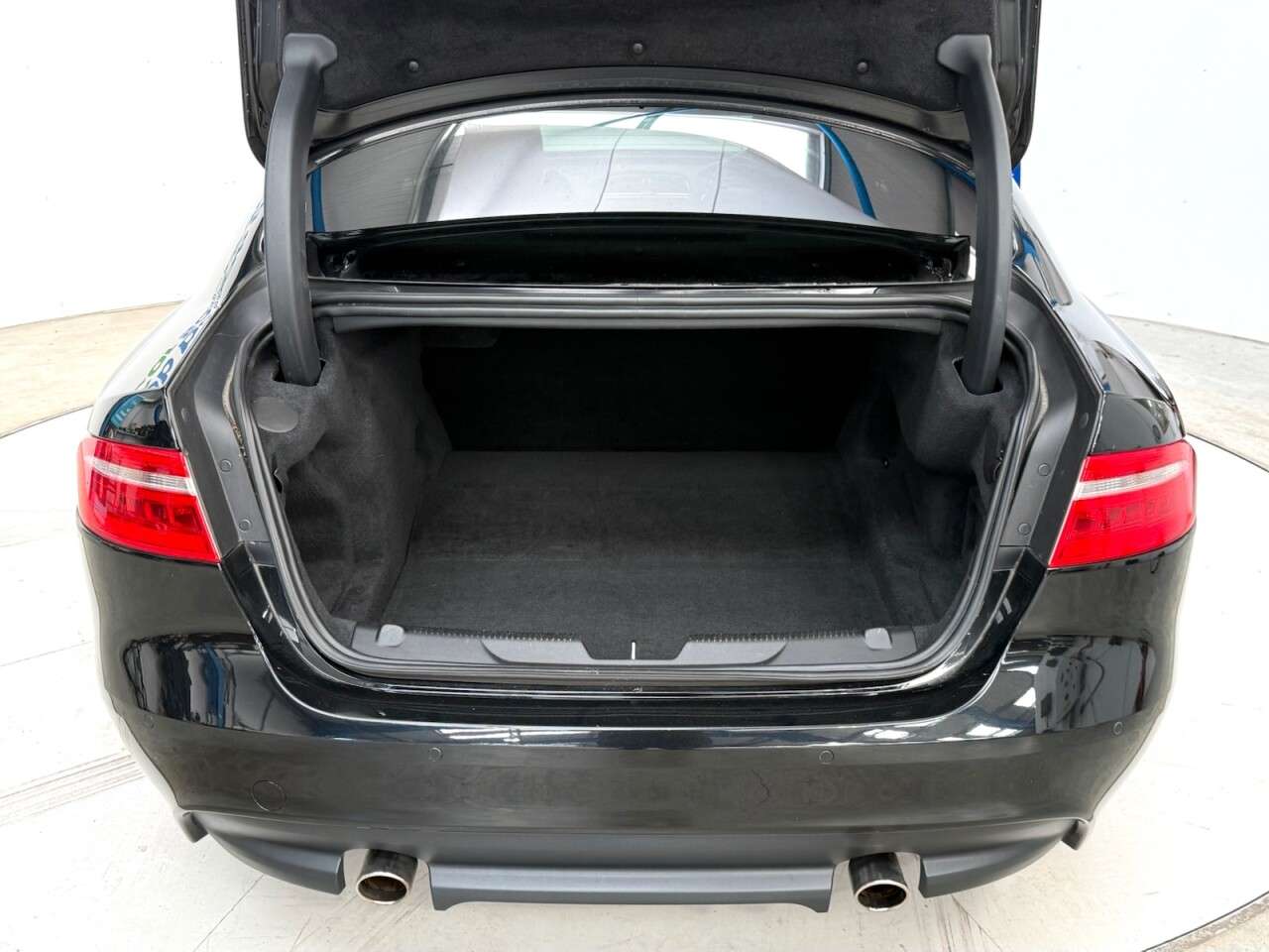 2019 JAGUAR XE 2019 JAGUAR XE