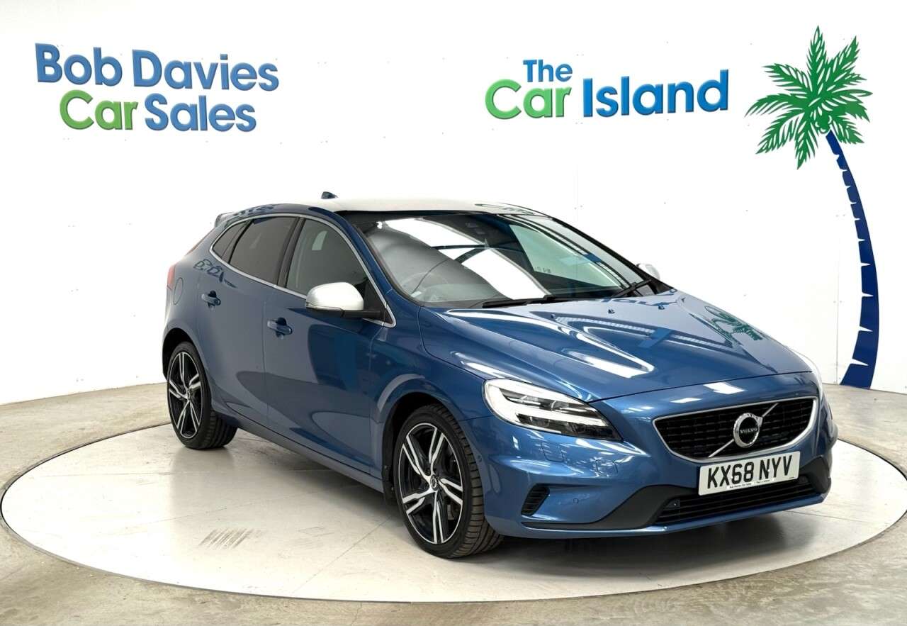 A 2018 VOLVO V40 2.0 D3 R-Design Pro Hatchback 5dr Diesel Auto Euro 6 (s/s) (150 ps) Heated A 2018 VOLVO V40 2.0 D3 R-Design Pro Hatchback 5dr Diesel Auto Euro 6 (s/s) (150 ps) Heated