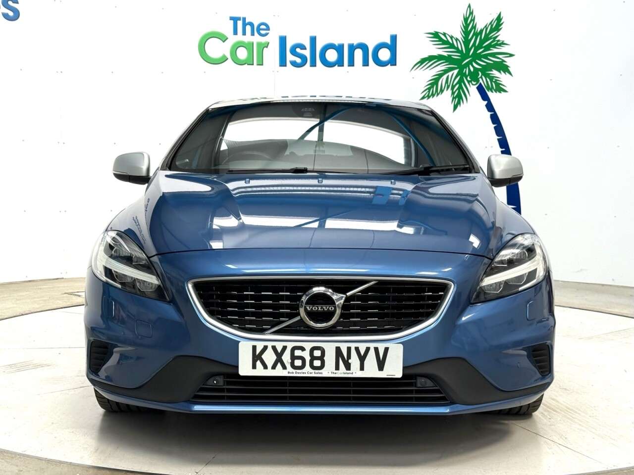 A 2018 VOLVO V40 2.0 D3 R-Design Pro Hatchback 5dr Diesel Auto Euro 6 (s/s) (150 ps) Heated A 2018 VOLVO V40 2.0 D3 R-Design Pro Hatchback 5dr Diesel Auto Euro 6 (s/s) (150 ps) Heated