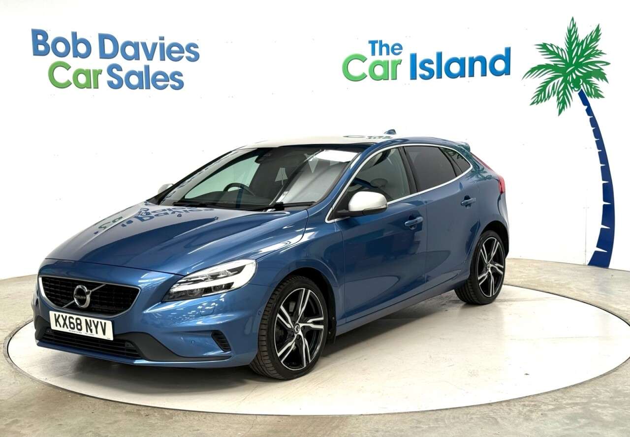 A 2018 VOLVO V40 2.0 D3 R-Design Pro Hatchback 5dr Diesel Auto Euro 6 (s/s) (150 ps) Heated A 2018 VOLVO V40 2.0 D3 R-Design Pro Hatchback 5dr Diesel Auto Euro 6 (s/s) (150 ps) Heated