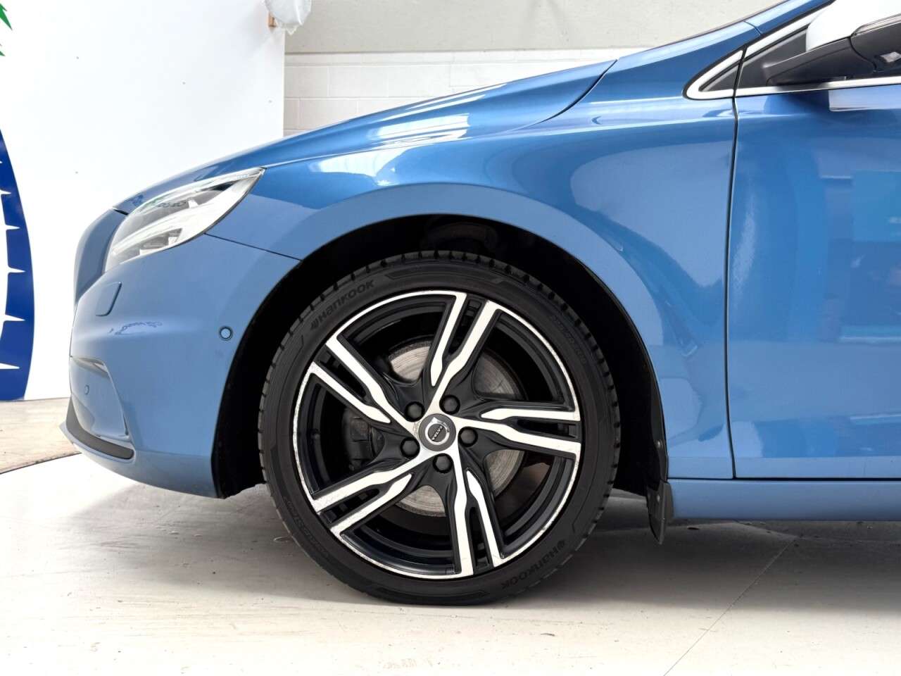 2018 VOLVO V40 2018 VOLVO V40