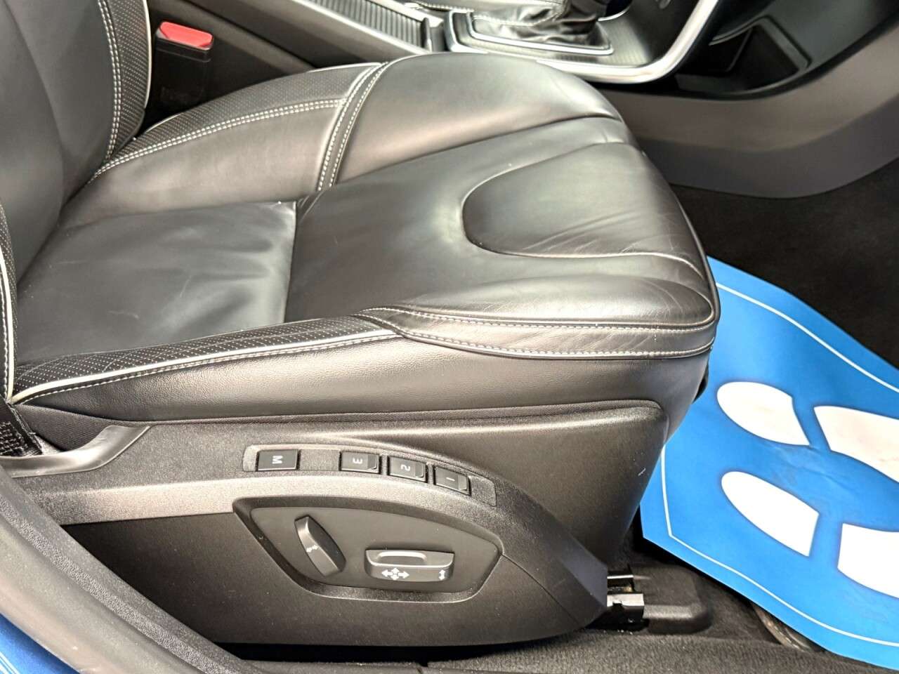 2018 VOLVO V40 2018 VOLVO V40